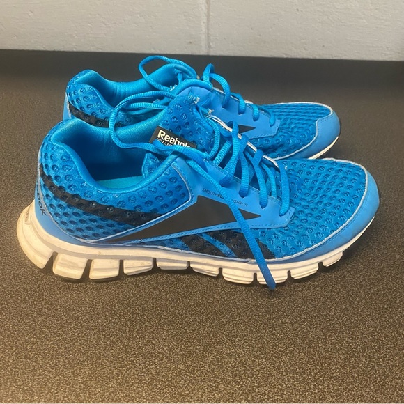 Pair of Reebok trainers! - Picture 2 of 6